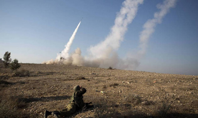 Syria war: Israeli fighter jet crashes under Syria fire, military says