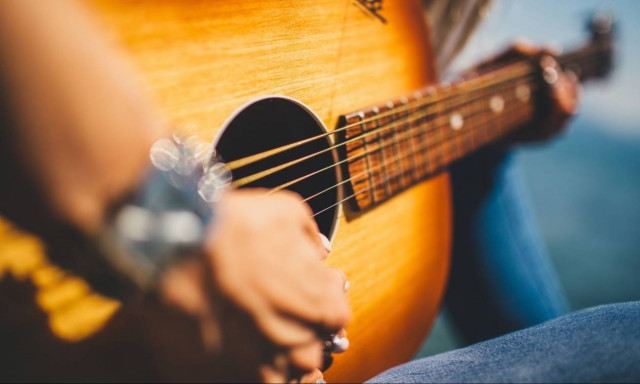 Θρήνος στην παγκόσμια μουσική σκηνή: Πέθανε διάσημος τραγουδιστής σε ηλικία 46 ετών