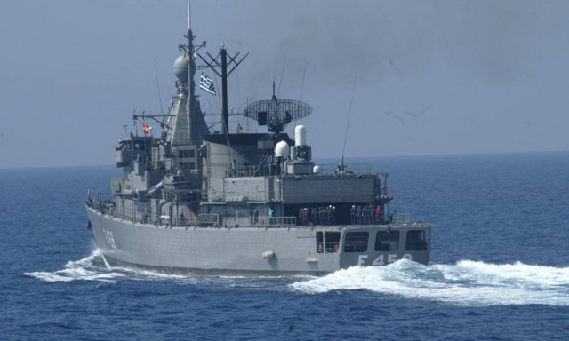 Ίμια ΤΩΡΑ: Ελληνικές φρεγάτες, υποβρύχια και πυραυλάκατοι κινούνται προς τις βραχονησίδες