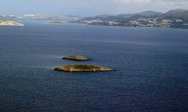 Ίμια ΤΩΡΑ: Μόνο τουρκικά πλοία κοντά στις βραχονησίδες - Δείτε χάρτες σε πραγματικό χρόνο