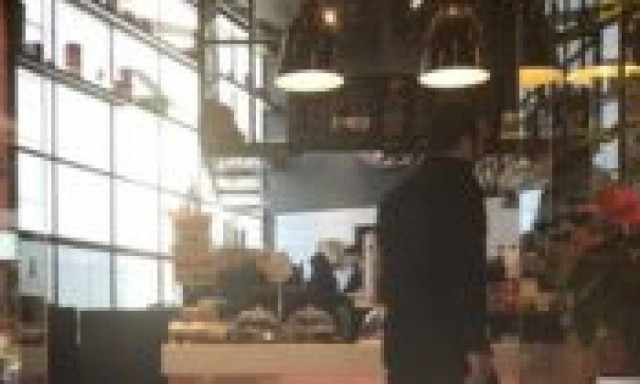 Το survivor της ζωής: Από παρουσιαστής της τηλεόρασης, σερβιτόρος...