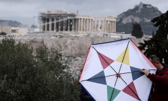 Weather not an ally as Attica municipalities plan 'koulouma' festivities on Clean Monday