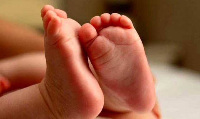 Θαύμα: Βρέφος ήταν νεκρό επί 45 λεπτά – Επανήλθε πριν το νεκροτομείο