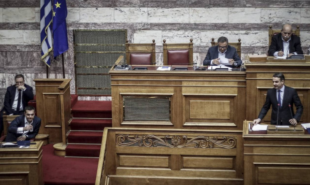 Προανακριτική Novartis: «Στο κόκκινο» η αντιπαράθεση στη Βουλή - «Μαραθώνια» συνεδρίαση