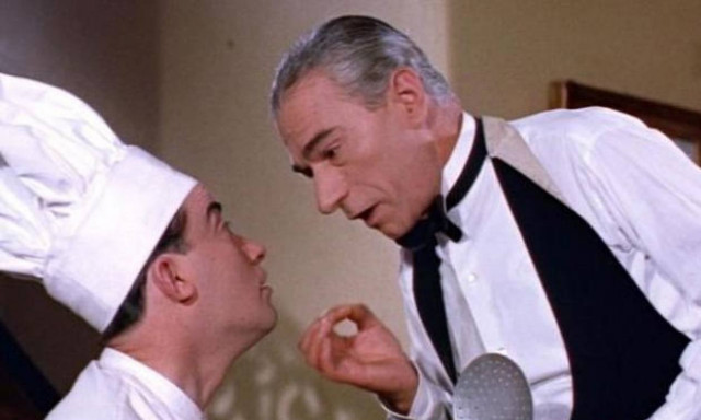 Σαν σήμερα το 1984 πεθαίνει ο σπουδαίος Έλληνας κωμικός Κούλης Στολίγκας