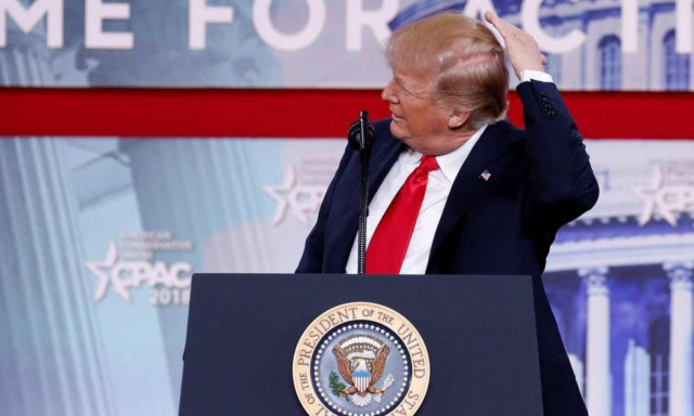 Το «μεγάλο μυστικό» για τη... φαλάκρα του αποκάλυψε ο Ντόναλντ Τραμπ - Δείτε φωτογραφίες και βίντεο