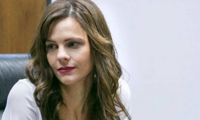 Αύξηση του κατώτατου μισθού προαναγγέλλει η Αχτσιόγλου