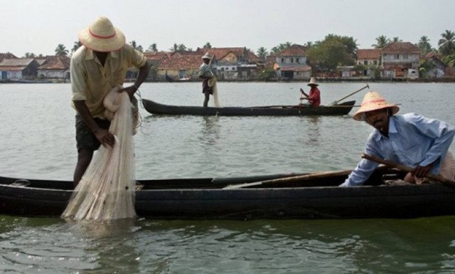 Απίστευτο: Οι αλιείς ψαρεύουν στους μισούς τουλάχιστον ωκεανούς της Γης!