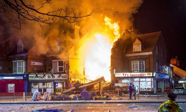 Λέστερ: Τέσσερις νεκροί από έκρηξη που διέλυσε ένα παντοπωλείο κι ένα διώροφο σπίτι (pics&vid)