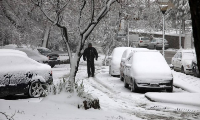 Καιρός: Πλημμύρες, χιόνια και κλειστοί δρόμοι - Πού θα «χτυπήσει» η κακοκαιρία τις επόμενες ώρες