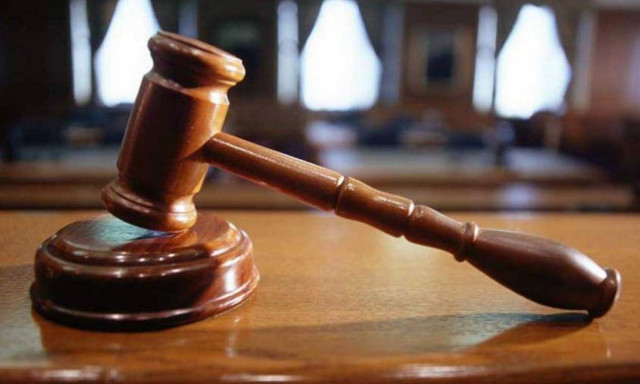 Ρωσία: Καθηγητής παντρεύτηκε μαθήτριά του για να γλιτώσει την καταδίκη