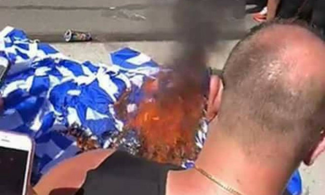 Εθνικιστικές διαδηλώσεις Σκοπιανών σε επτά χώρες - Έκαψαν ελληνικές σημαίες (Pics)