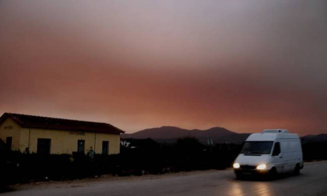 Καιρός τώρα: Με λασποβροχές, σκόνη από την Αφρική και υψηλές θερμοκρασίες η Δευτέρα (pics)