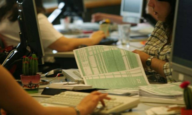 Τι φόρο θα πληρώσετε με τις φετινές δηλώσεις - Πώς θα έχετε έκπτωση έως 2.100 ευρώ
