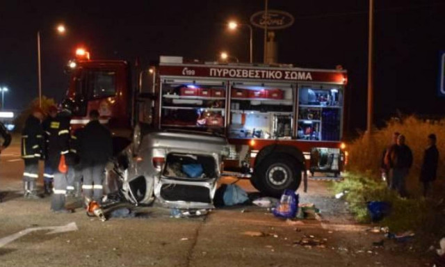 Απίστευτο τροχαίο στην Ξάνθη: Το αυτοκίνητο κατέληξε ανάποδα στο δρόμο (vid+pics)