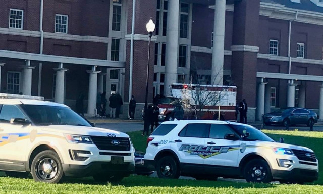 Νέο σοκ στις  ΗΠΑ: Μπαράζ πυροβολισμών σε λύκειο στην Αλαμπάμα - Μία μαθήτρια νεκρή (Pics+Vids)