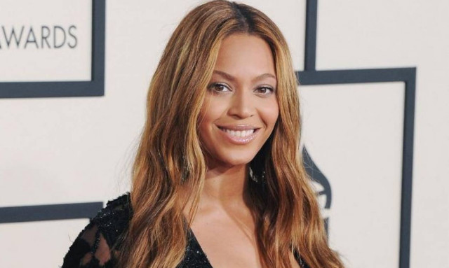 Ο makeup artist της Beyoncé μοιράζεται το κόλπο για την τέλεια εφαρμογή του foundation