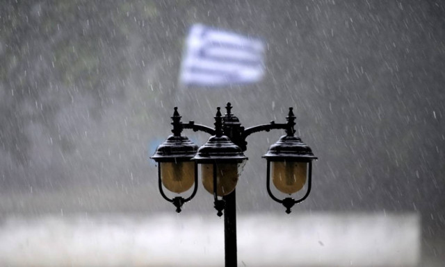 Τα... γυρίζει ο καιρός: Βροχές και καταιγίδες έρχονται από αύριο, Δευτέρα