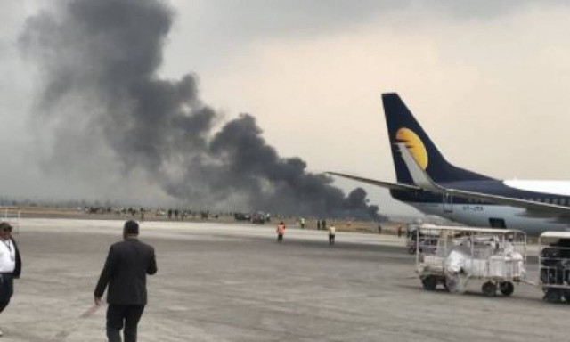 Νεπάλ: Συντριβή αεροσκάφους στο Κατμαντού - Φόβοι για νεκρούς (vid)