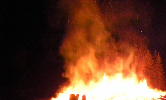 Τραγωδία: Νεκρά τρία παιδιά έπειτα από φωτιά σε διαμέρισμα