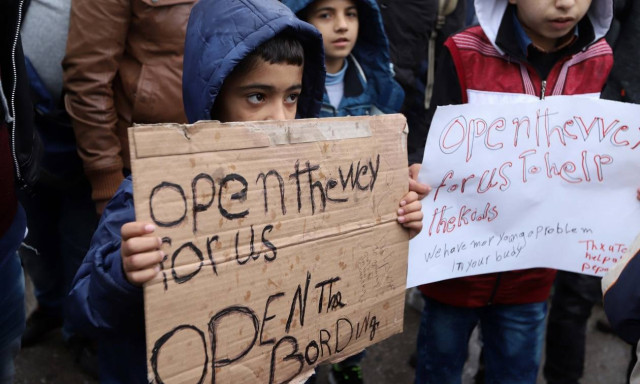 Με αντίμετρα μέσω βίζα προειδοποιεί η Κομισιόν όσες χώρες εκτός ΕΕ δεν δέχονται πίσω μετανάστες