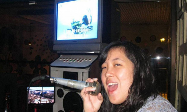 «Φρένο» στο εθνικό σπορ των Φιλιππίνων: Το... καραόκε!