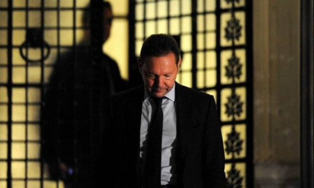 Σκάνδαλο Novartis: Άγρια κόντρα κυβέρνησης – Στουρνάρα μετά τις αποκαλύψεις