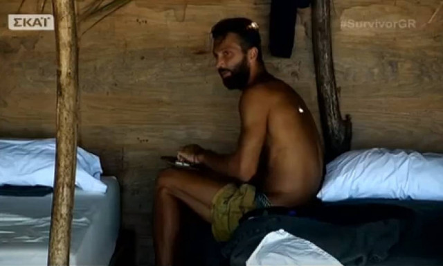 Survivor 2: Το πλάνο που έχει προκαλέσει σάλο - Τι ακριβώς κάνει ο παίκτης των Μαχητών;