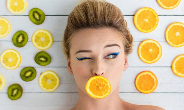 Αυτές είναι οι 7 τροφές που «μπλοκάρουν» τη γήρανση