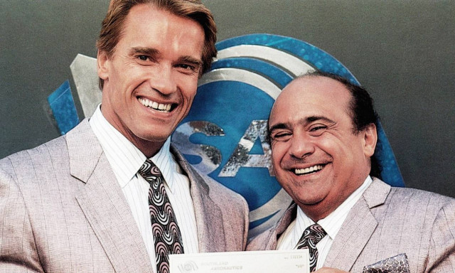 Το σίκουελ της αξέχαστης ταινίας “Twins” με Σβαρτσενέγκερ και ΝτεΒίτο μόλις έγινε ακόμη καλύτερο