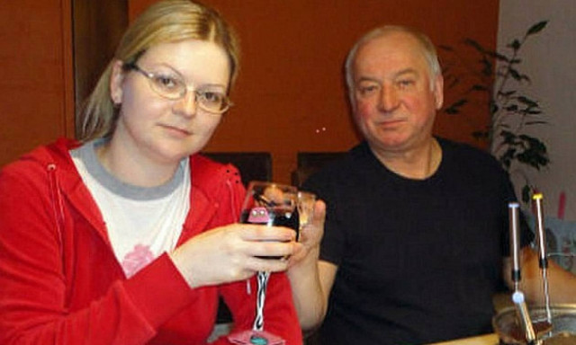 Νέες αποκαλύψεις για την υπόθεση Σκριπάλ: Το δηλητήριο βρισκόταν στη βαλίτσα της κόρης του; (video)