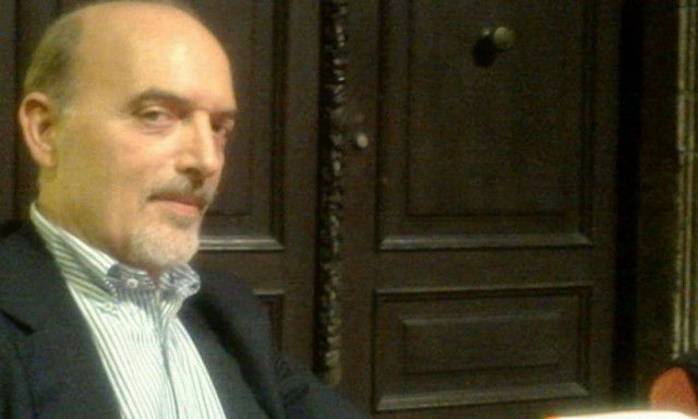 Πέθανε ο δημοσιογράφος Λάζαρος Χατζηνάκος