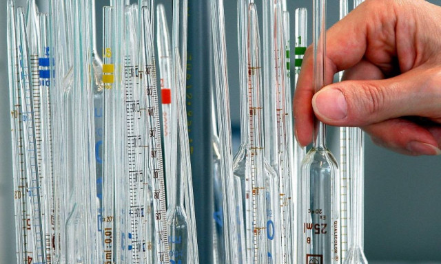 Υπόθεση Σκριπάλ: Αυτές είναι οι ύποπτες χώρες για την κατασκευή της φονικής ουσίας Novichok