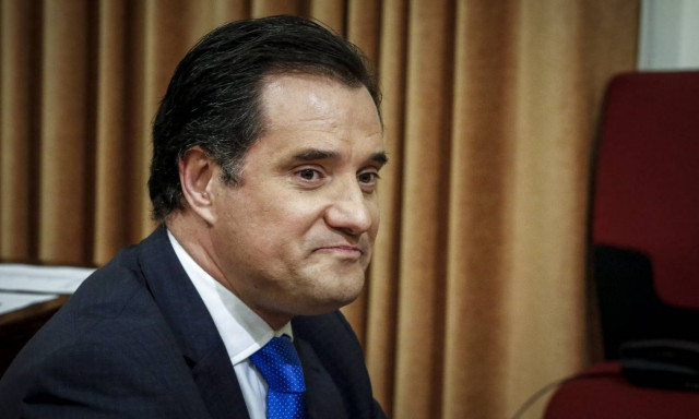 Ένταση στη Θεσσαλονίκη: Οπαδοί του ΠΑΟΚ ματαίωσαν ομιλία του Άδωνι Γεωργιάδη – Δείτε φωτογραφίες