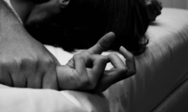 Φρίκη: Ληστές κακοποίησαν σεξουαλικά μητέρα μπροστά στα μάτια του 5χρονου γιου της