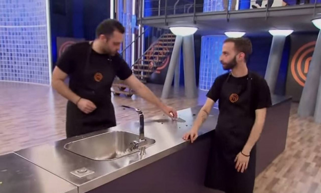 MasterChef αποχώρηση: Η «θανατηφόρα» ατάκα του Τζώρτζη για τον Κωνσταντίνο και το γλυκό του (vid)
