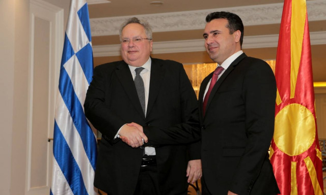 Σκοπιανό: Αλλεπάλληλες επαφές Κοτζιά με την ηγεσία της γείτονος - Τι συζητήθηκε