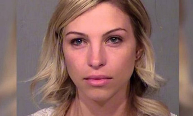 «Αχόρταγη» δασκάλα έκανε σεξ με 13χρονο μαθητή της και δεν φαντάζεστε πώς την έπιασαν (vid+pics)