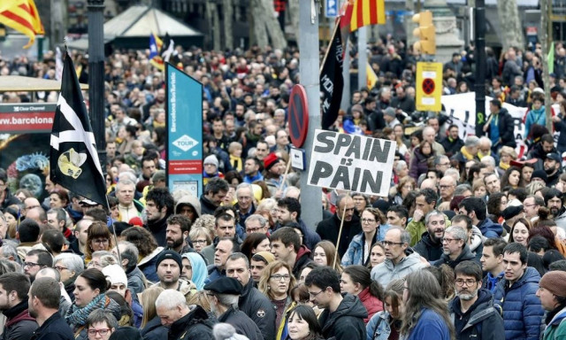 Θρίλερ με την έκδοση Πουτζντεμόν - Ξεσηκωμός για τη σύλληψή του (pics+vids)