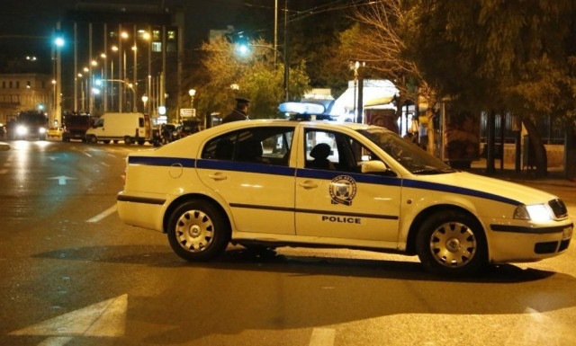 Δεν δίστασε να βγάλει μαχαίρι στον αστυνομικό