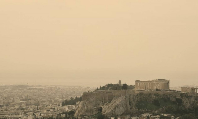 Καιρός – Τι αποκαλύπτει επιστήμονας για την αφρικανική σκόνη που «σκέπασε» τη χώρα μας