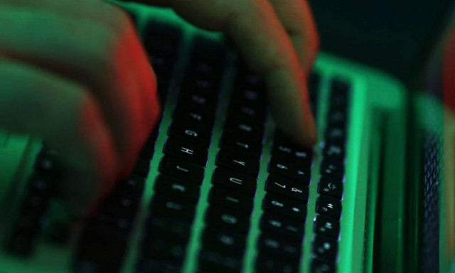 Συνελήφθη ο «εγκέφαλος» συμμορίας κυβερνοπειρατών: Έκλεψαν πάνω από 1 δισ. ευρώ