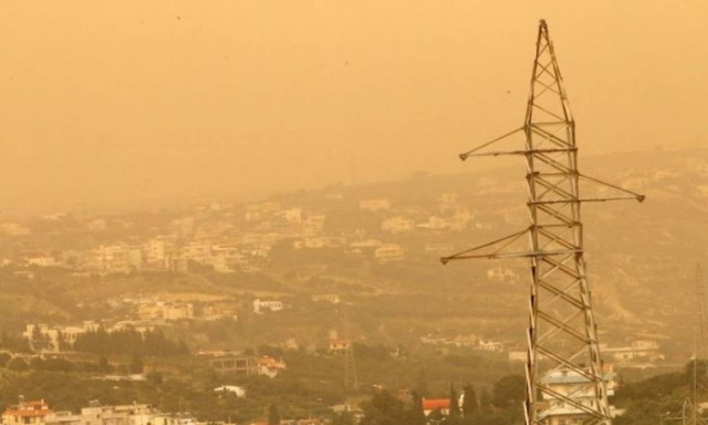 Saharan dust cloud over Attica «not toxic» says lung specialist