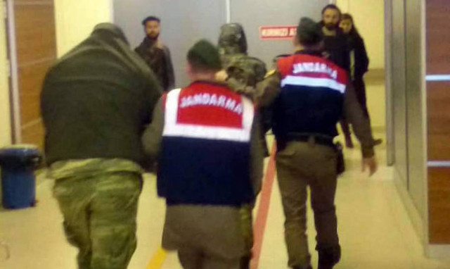 Court refuses house arrest instead of jail for Greek soldiers held in Turkey