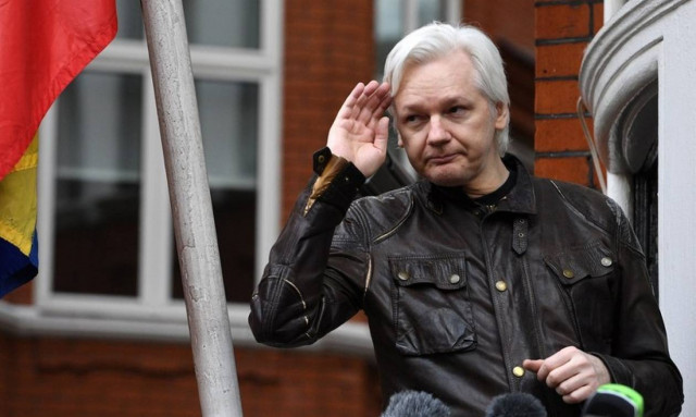 Βρετανός υφυπουργός: Ο Τζούλιαν Ασάνζ είναι ένα «άθλιο σκουλήκι»