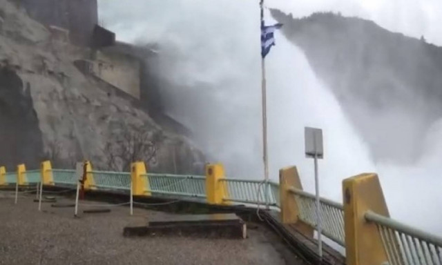 Εντυπωσιακό βίντεο από την υπερχείλιση στο Φράγμα Κρεμαστών