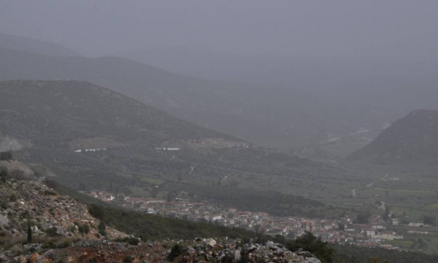 Καιρός τώρα: Επιμένει και την Τετάρτη η αφρικανική σκόνη - Πού θα σημειωθούν βροχές (pics)