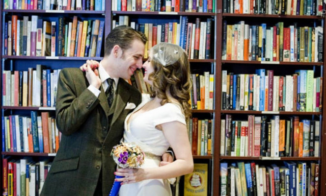 Αυτή και αν είναι νέα μόδα! - Γάμοι σε... βιβλιοπωλεία