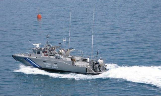 Στο λιμάνι της Σύρου ύποπτο ρυμουλκό - Ελέγχεται για λαθραία τσιγάρα