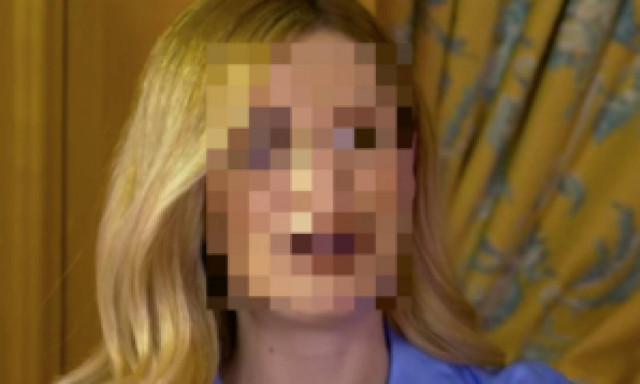 Κόμπος στον λαιμό. Η αποβολή Ελληνίδας παρουσιάστριας και τα κλάματα